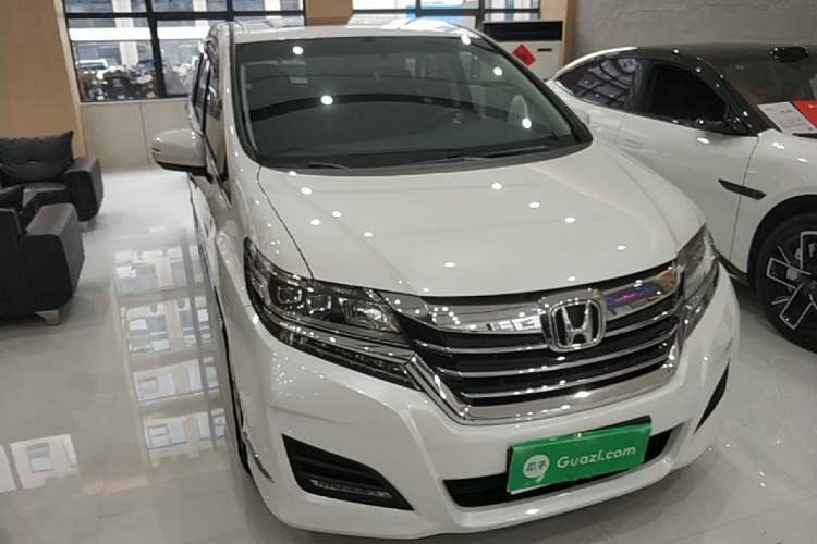 Used Honda Elysion 2016 2.4L Style Edition Front Right 45 Deg