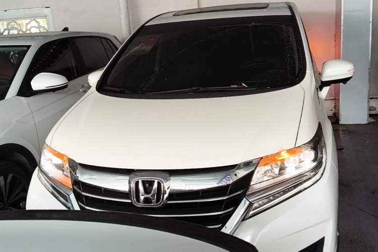 Used Honda Elysion 2016 2.4L Style Edition Front