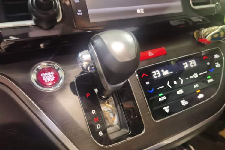 Used Honda Elysion 2016 2.4L Luxury Edition Gear Lever