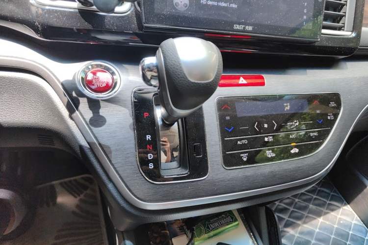 Used Honda Elysion 2016 2.4L Luxury Edition Gear Lever