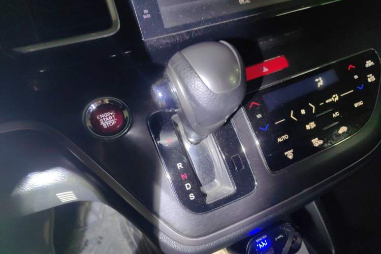 Used Honda Elysion 2016 2.4L Luxury Edition Gear Lever