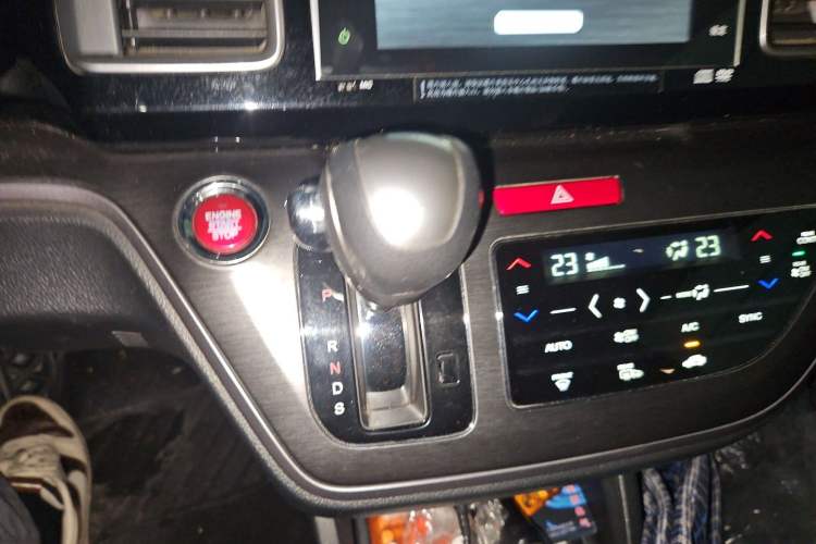 Used Honda Elysion 2016 2.4L Supreme Edition Gear Lever