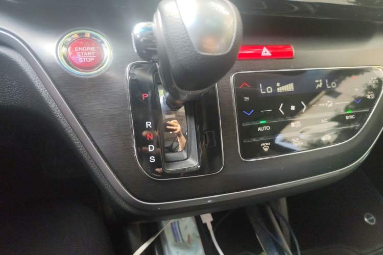 Used Honda Elysion 2016 2.4L Luxury Edition Gear Lever