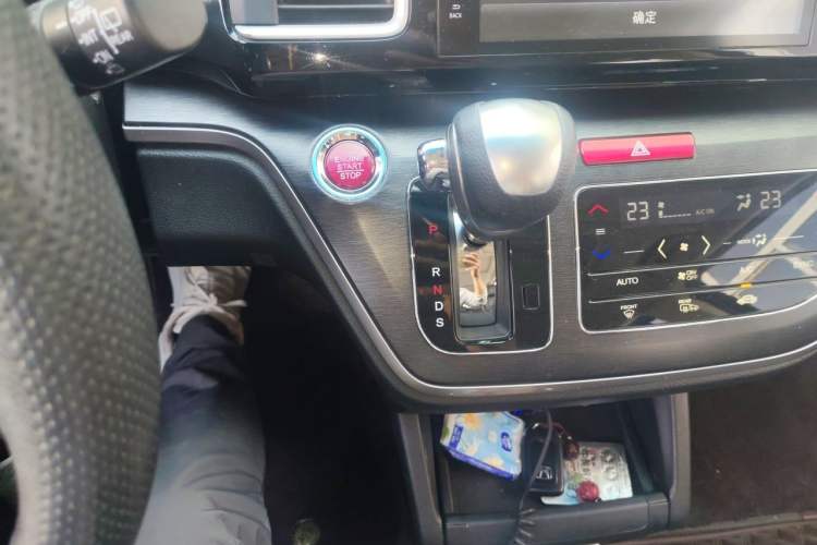Used Honda Elysion 2016 2.4L Luxury Edition Gear Lever