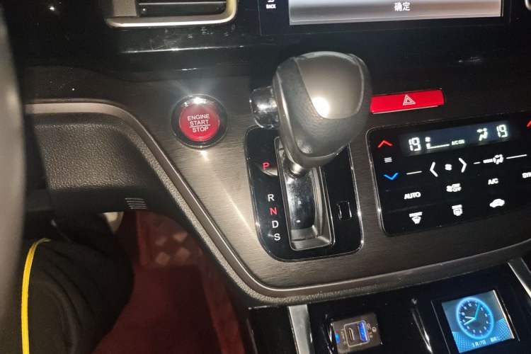Used Honda Elysion 2016 2.4L Style Edition Gear Lever