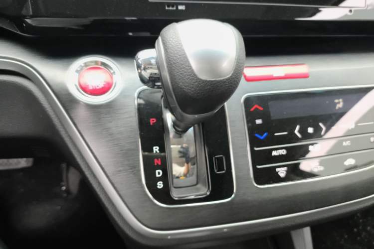 Used Honda Elysion 2016 2.4L Luxury Edition Gear Lever