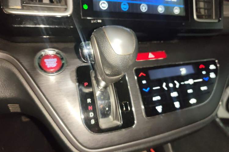 Used Honda Elysion 2016 2.4L Style Edition Gear Lever
