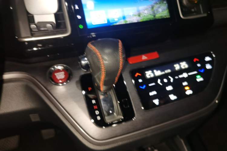 Used Honda Elysion 2016 2.4L Luxury Edition Gear Lever