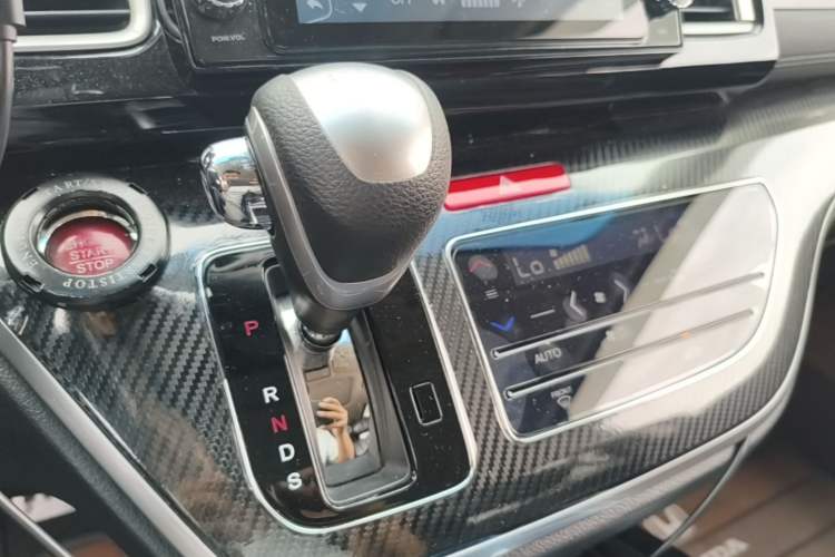 Used Honda Elysion 2016 2.4L Luxury Edition Gear Lever