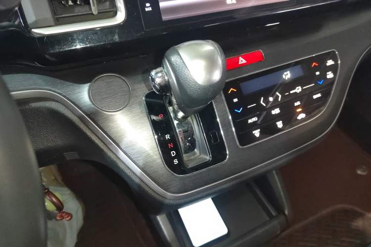 Used Honda Elysion 2016 2.4L Classic Edition Gear Lever