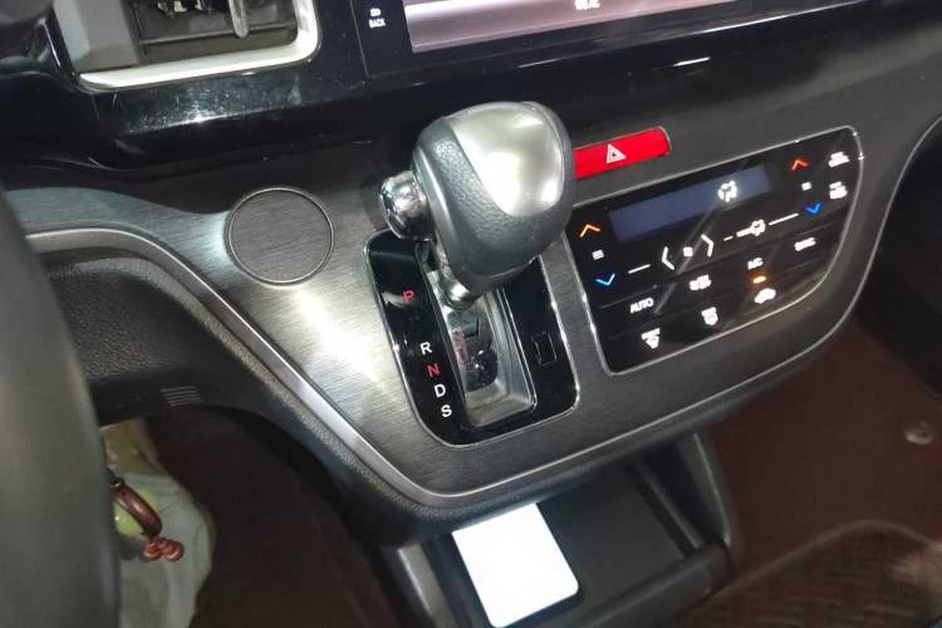 Used Honda Elysion 2016 2.4L Classic Edition Gear Lever