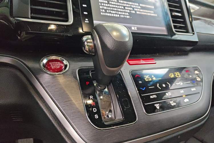 Used Honda Elysion 2016 2.4L Luxury Edition Gear Lever