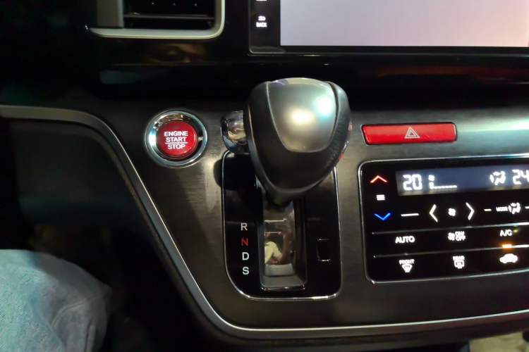 Used Honda Elysion 2016 2.4L Comfort Edition Gear Lever