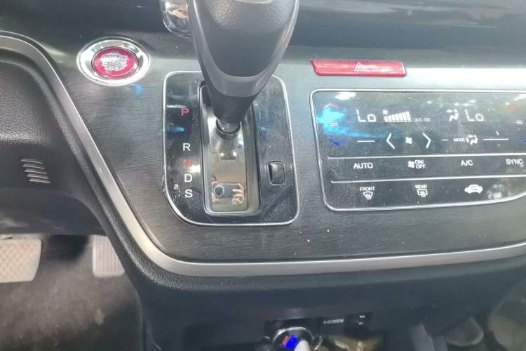 Used Honda Elysion 2016 2.4L Style Edition Gear Lever