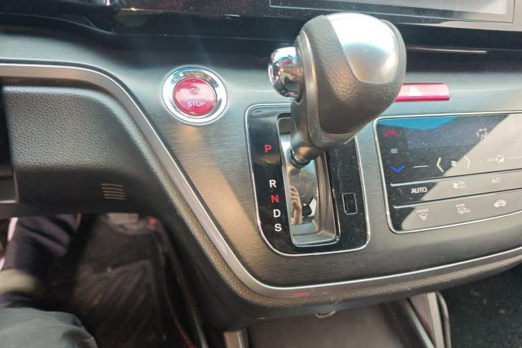 Used Honda Elysion 2016 2.4L Luxury Edition Gear Lever