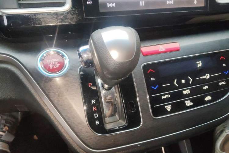 Used Honda Elysion 2016 2.4L Luxury Edition Gear Lever