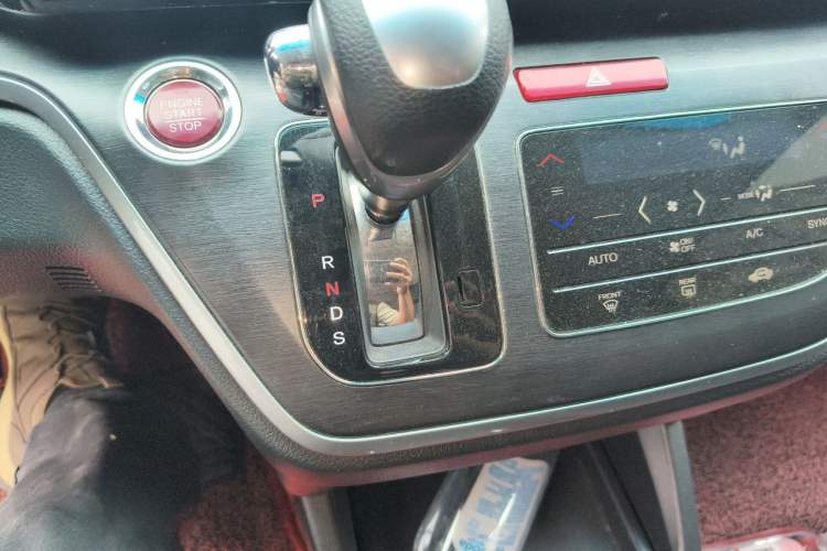 Used Honda Elysion 2016 2.4L Style Edition Gear Lever