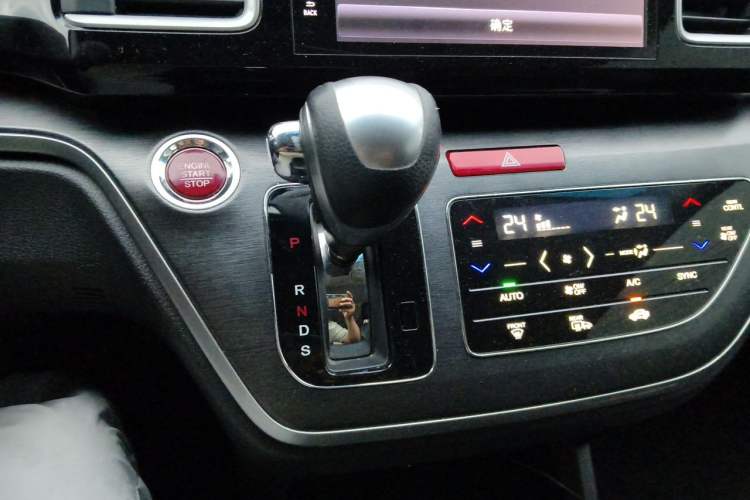 Used Honda Elysion 2016 2.4L Luxury Edition Gear Lever