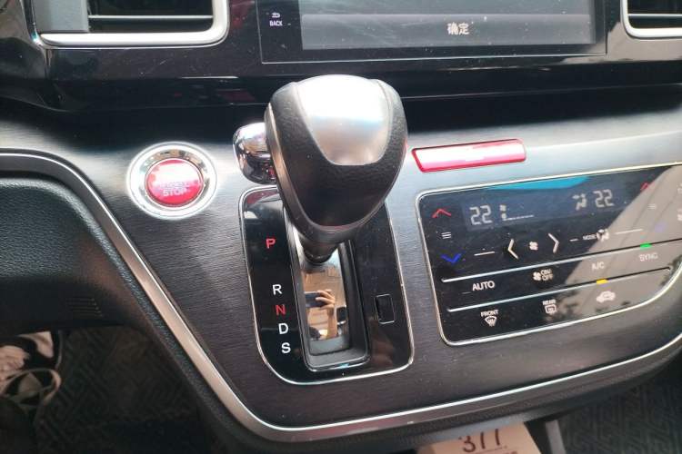 Used Honda Elysion 2016 2.4L Style Edition Gear Lever