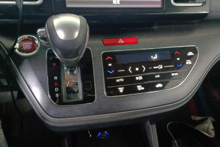 Used Honda Elysion 2016 2.4L Style Edition Gear Lever