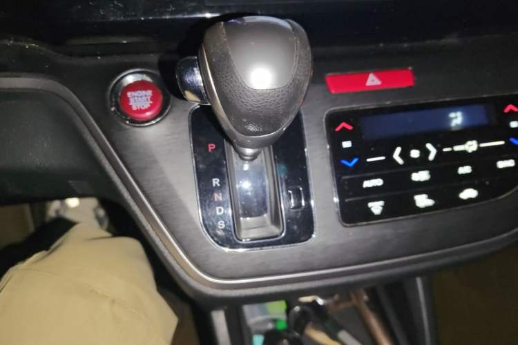 Used Honda Elysion 2016 2.4L Luxury Edition Gear Lever