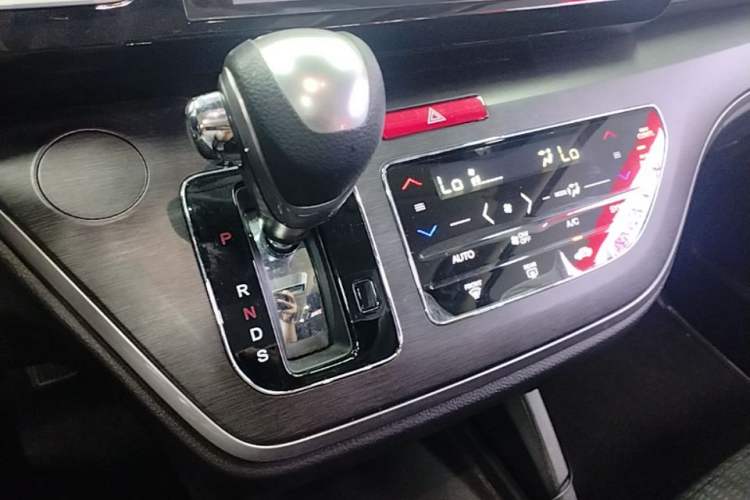 Used Honda Elysion 2016 2.4L Classic Edition Gear Lever