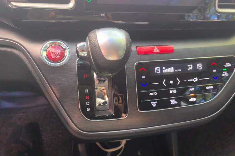 Used Honda Elysion 2016 2.4L Luxury Edition Gear Lever