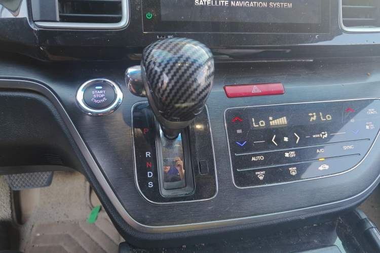 Used Honda Elysion 2016 2.4L Classic Edition Gear Lever