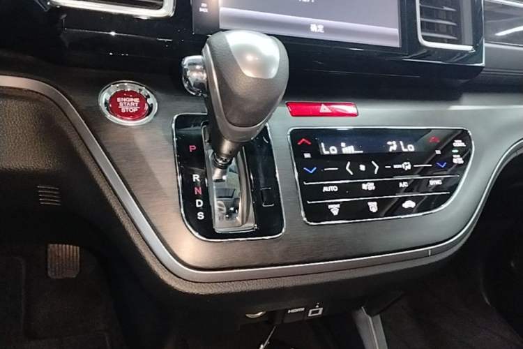 Used Honda Elysion 2016 2.4L Style Edition Gear Lever