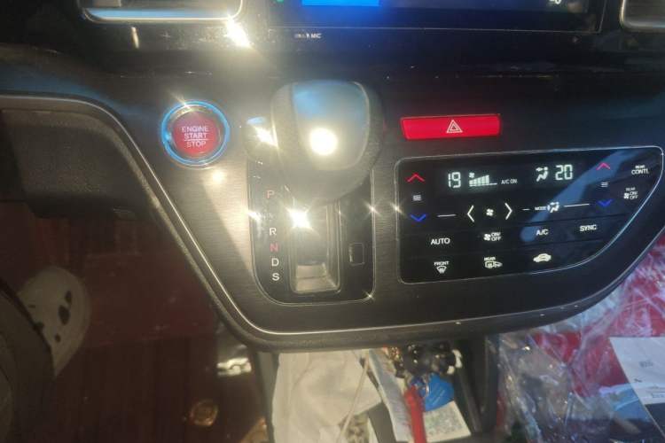 Used Honda Elysion 2016 2.4L Luxury Edition Gear Lever
