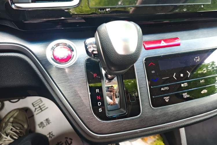 Used Honda Elysion 2016 2.4L Luxury Edition Gear Lever
