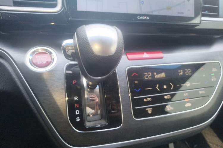 Used Honda Elysion 2016 2.4L Luxury Edition Gear Lever