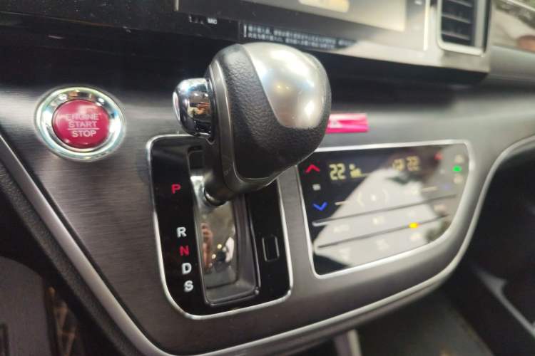 Used Honda Elysion 2016 2.4L Supreme Edition Gear Lever