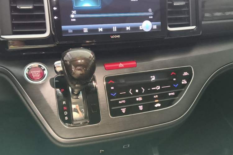 Used Honda Elysion 2016 2.4L Style Edition Gear Lever