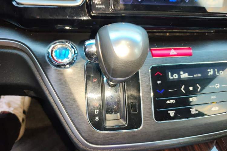 Used Honda Elysion 2016 2.4L Luxury Edition Gear Lever