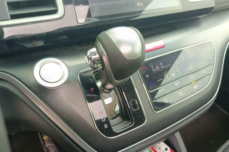 Used Honda Elysion 2016 2.4L Luxury Edition Gear Lever