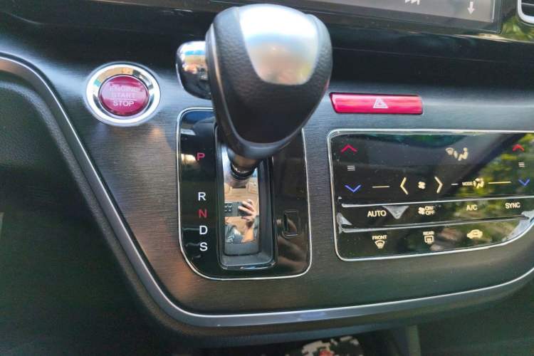 Used Honda Elysion 2016 2.4L Comfort Edition Gear Lever