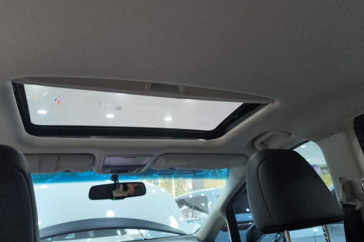 Used Honda Elysion 2016 2.4L Luxury Edition Headliner