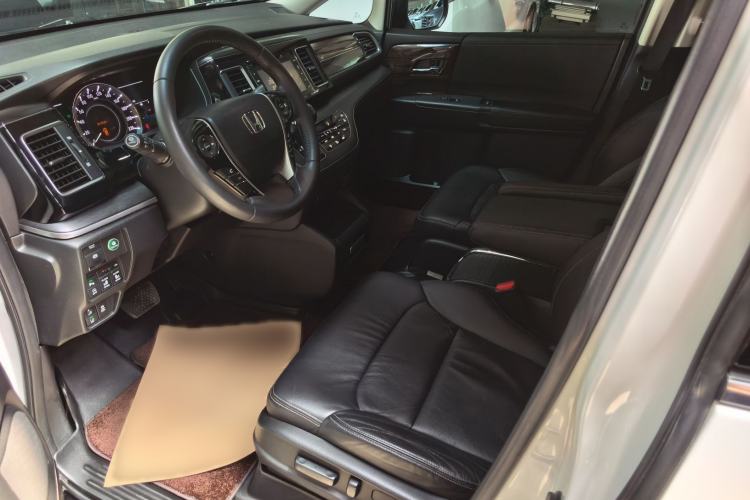 Used Honda Elysion 2016 2.4L Supreme Edition Interior 1