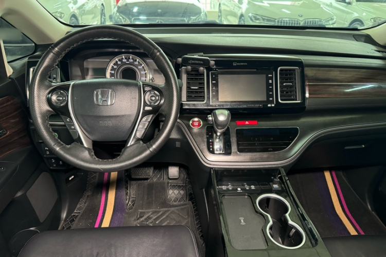 Used Honda Elysion 2016 2.4L Supreme Edition Interior 1