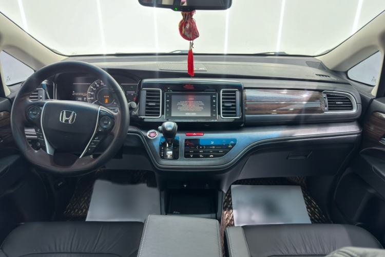 Used Honda Elysion 2016 2.4L Supreme Edition Interior 1