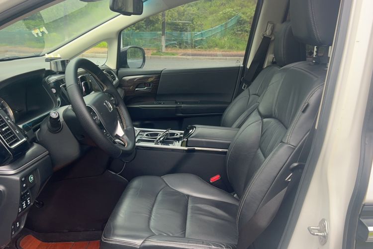 Used Honda Elysion 2016 2.4L Supreme Edition Interior 1