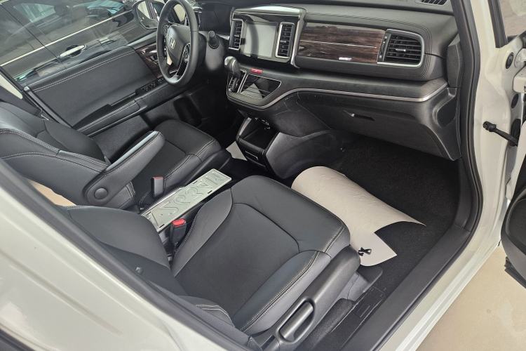 Used Honda Elysion 2016 2.4L Comfort Edition Interior 1