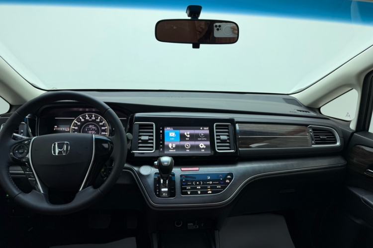 Used Honda Elysion 2016 2.4L Classic Edition Interior 1