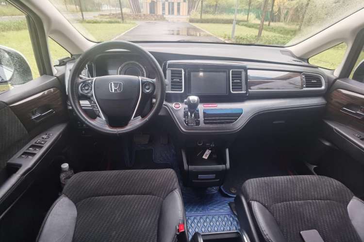 Used Honda Elysion 2016 2.4L Comfort Edition Interior 1