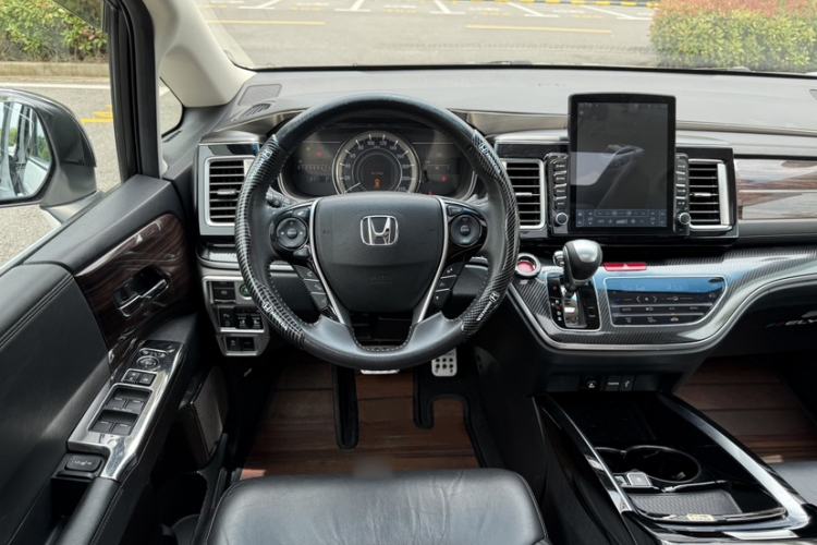 Used Honda Elysion 2016 2.4L Luxury Edition Interior 10