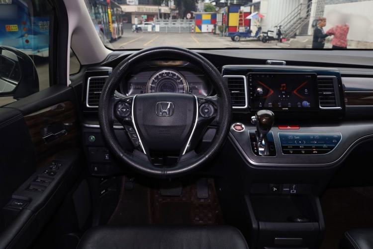 Used Honda Elysion 2016 2.4L Style Edition Interior 11