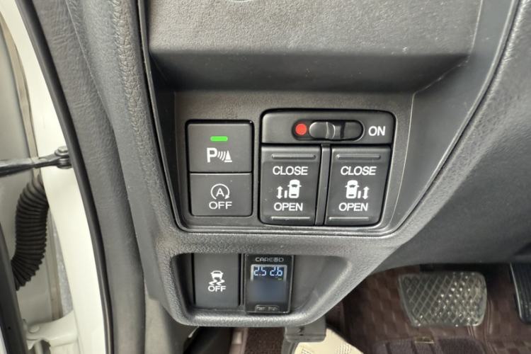 Used Honda Elysion 2016 2.4L Style Edition Interior 12