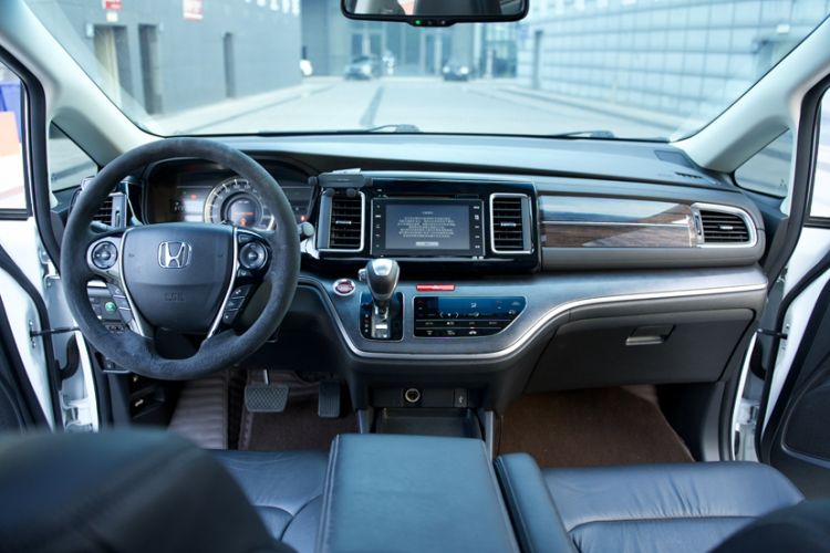 Used Honda Elysion 2016 2.4L Supreme Edition Interior 14