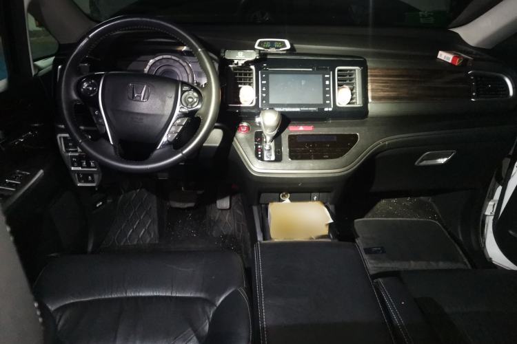 Used Honda Elysion 2016 2.4L Supreme Edition Interior 2